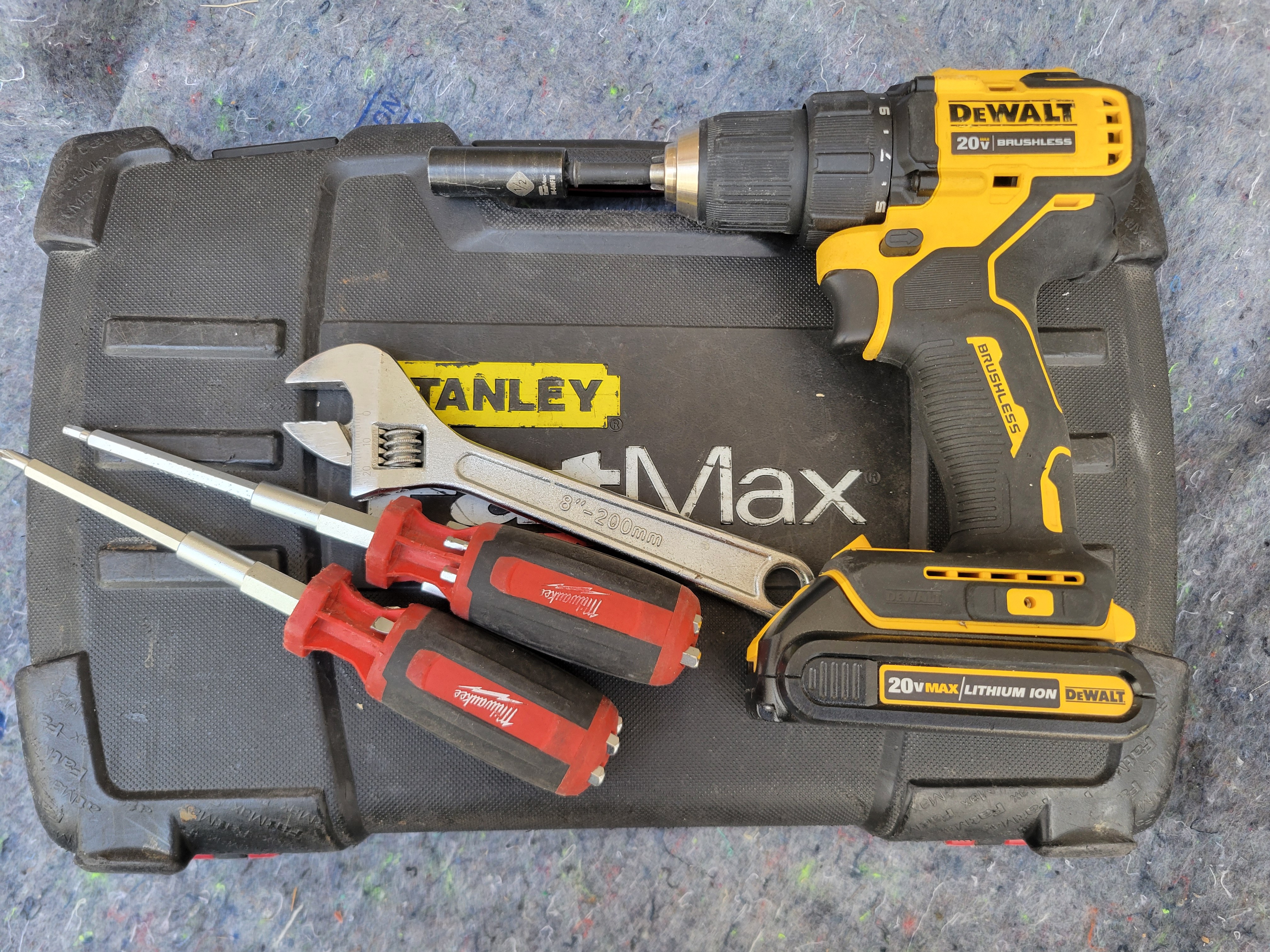 Furniture Disassembly and Transport